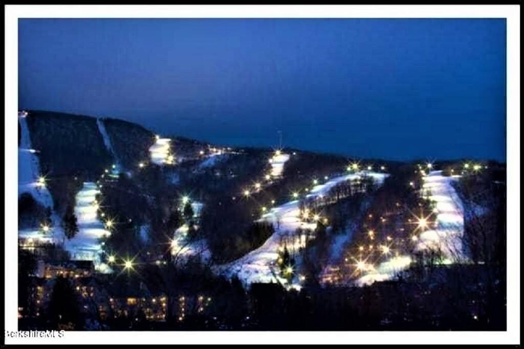 Spacious 3Br 3Ba Sleeps 8 Ski On Off Jiminy Mountain Resort 汉考克 外观 照片